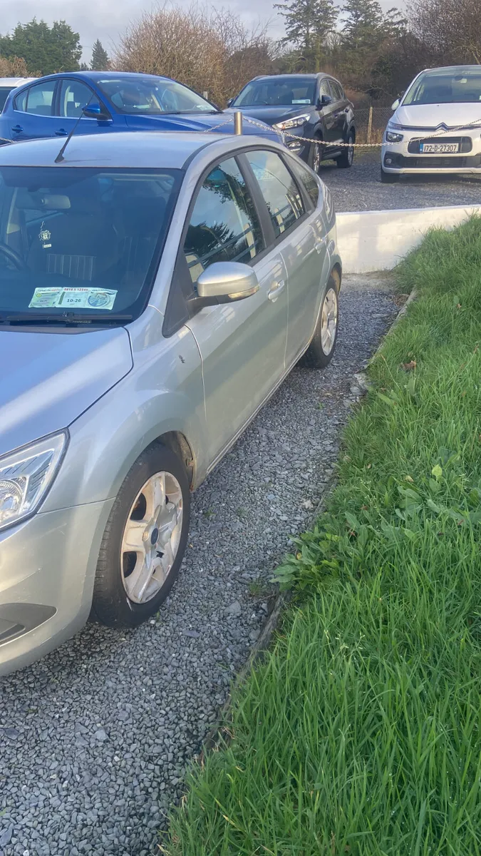 Ford Focus 2010 - Image 2