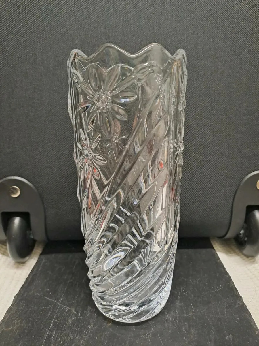 Glass flower vase - Image 2