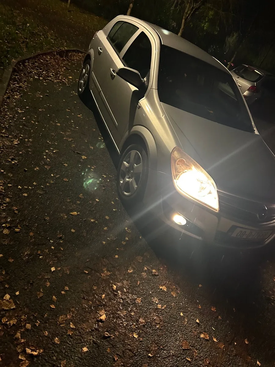 Opel Astra 2008 - Image 1