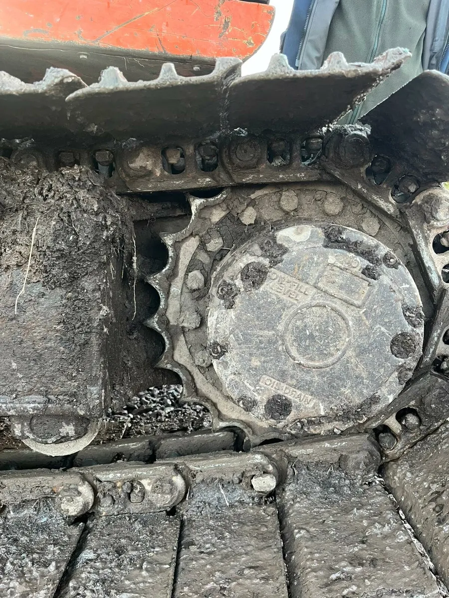 Digger chains and pads - Image 2