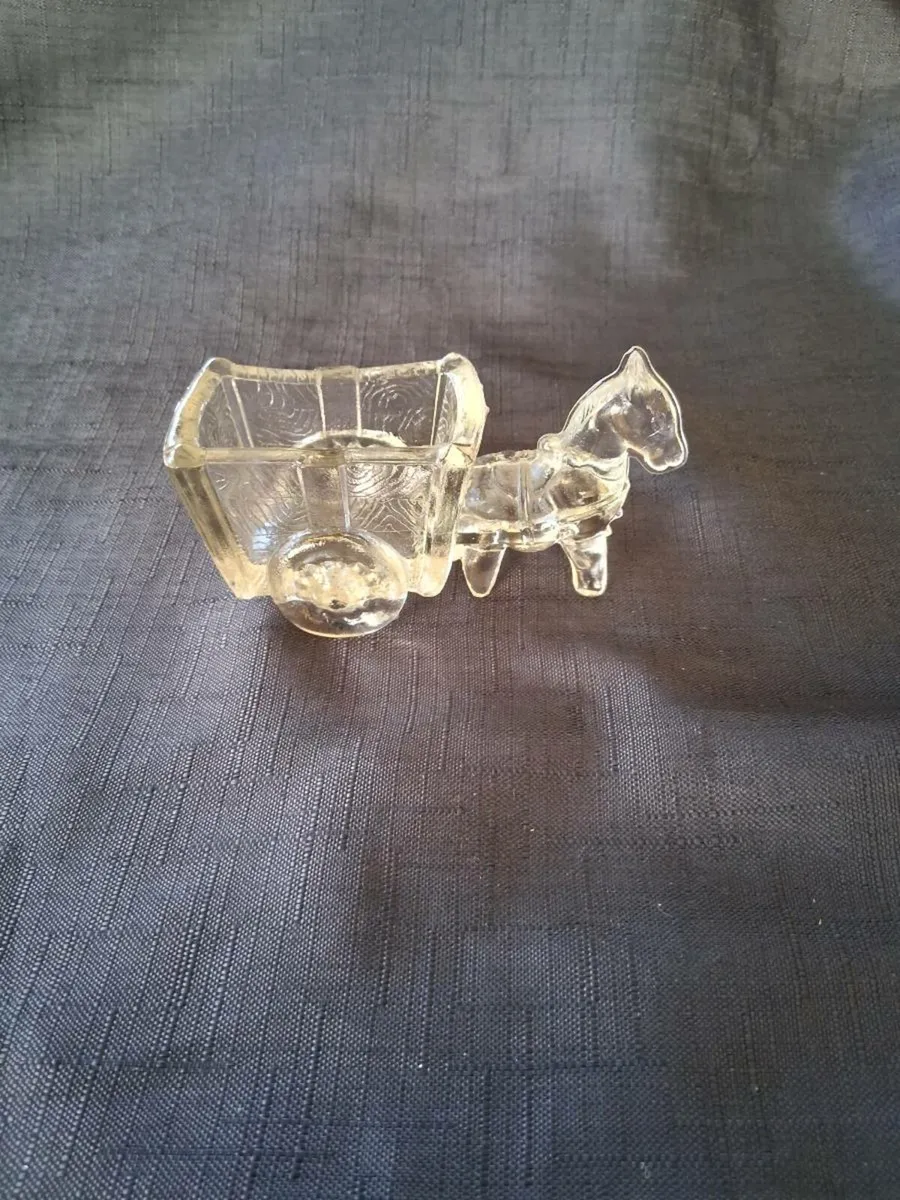 Clear Glass Horse & Cart - Image 1