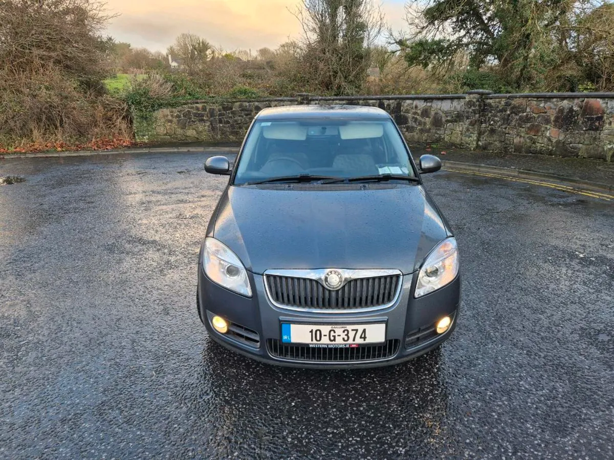 2010 SKODA FABIA - Image 2