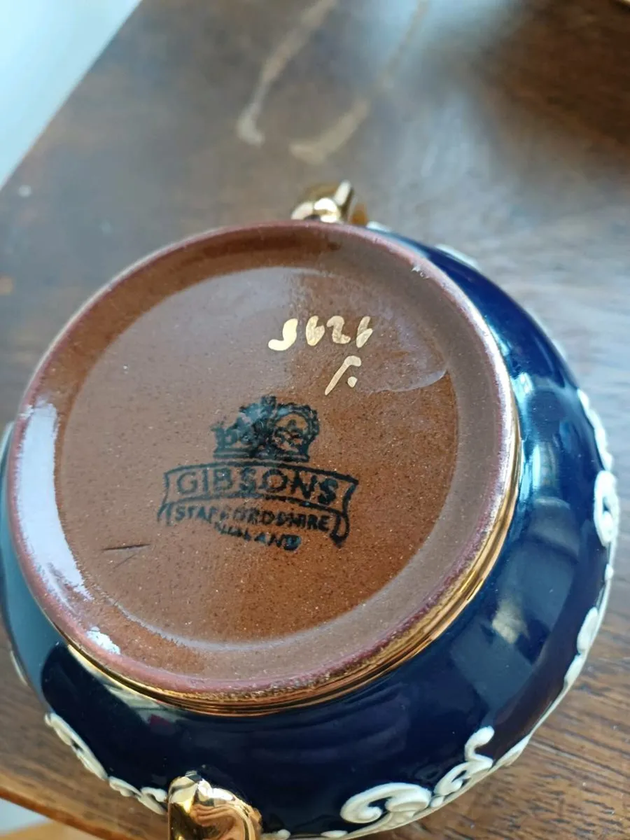 Gibsons pottery set - Image 3