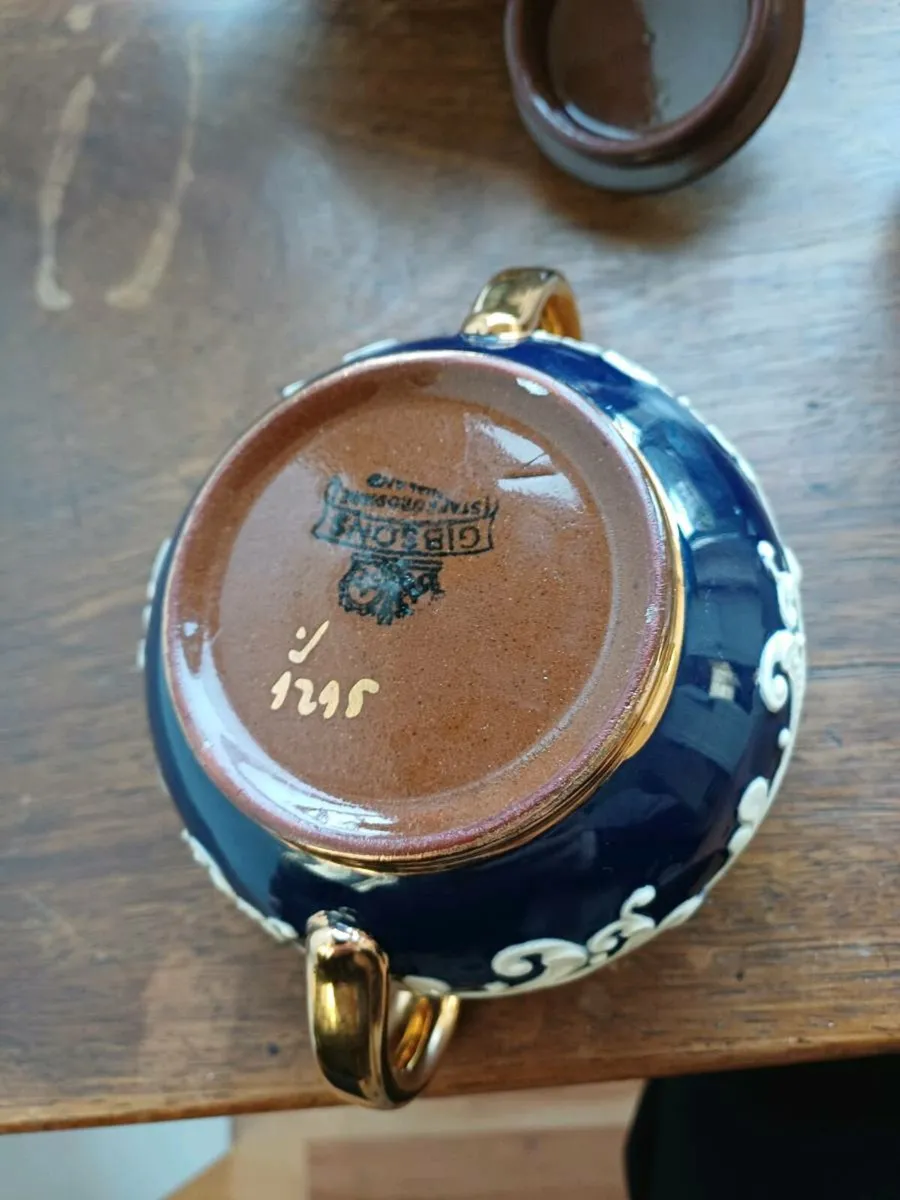 Gibsons pottery set - Image 4