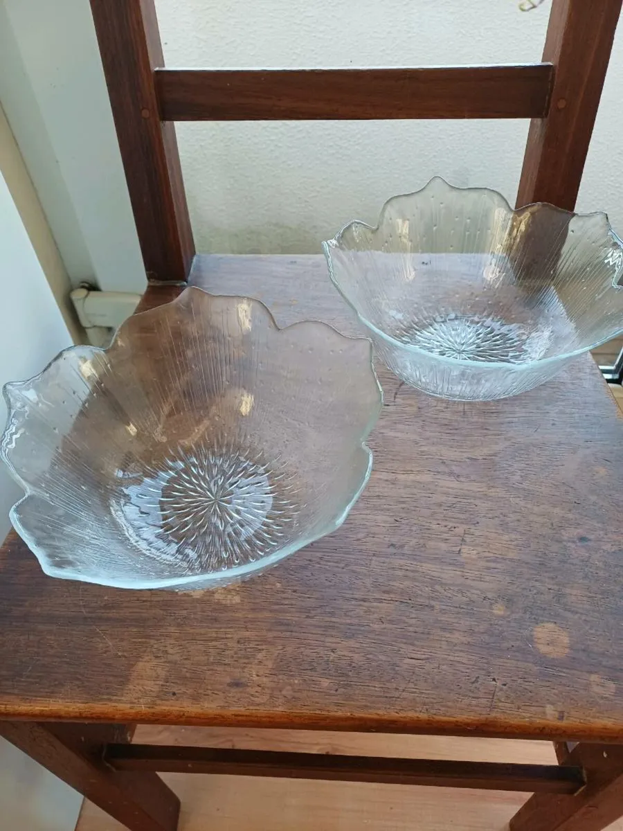 Glass lotus bowls - Image 2
