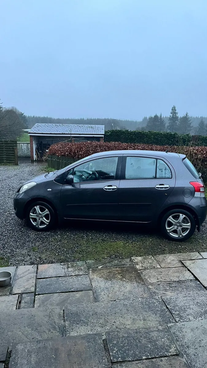 Toyota Yaris 2010 - Image 4