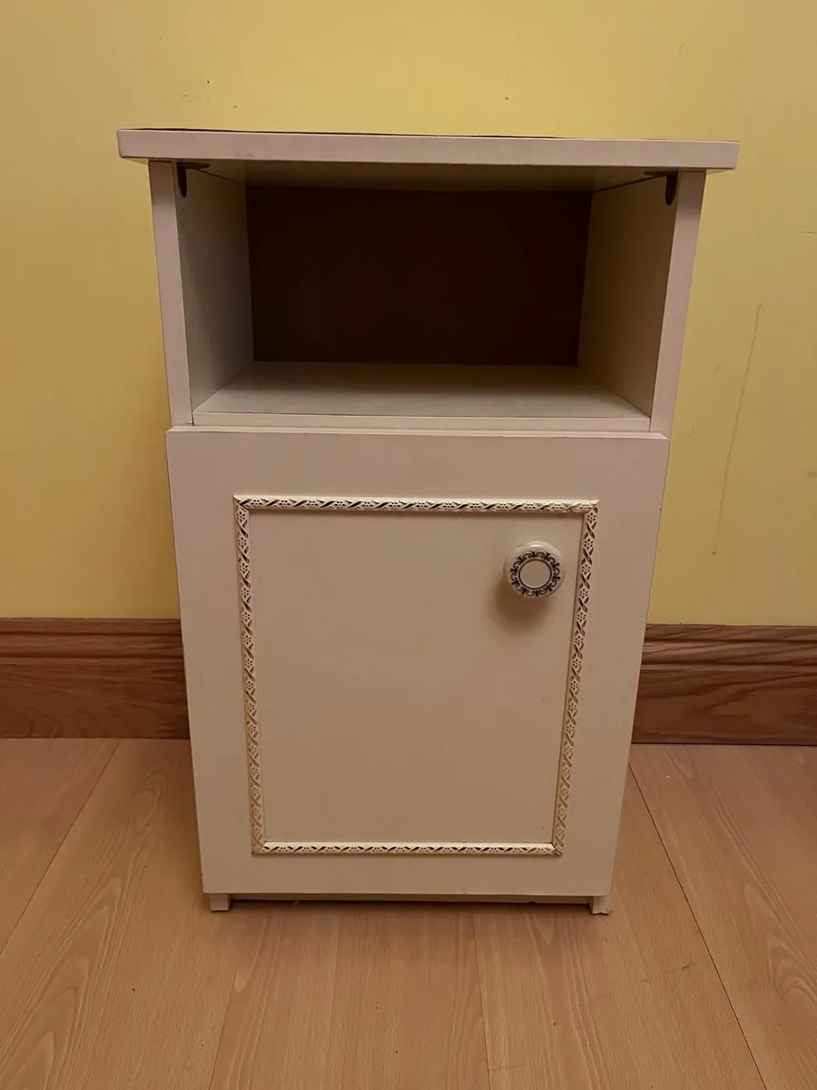 3 x Bedside Lockers with ornate gold trim - Image 1