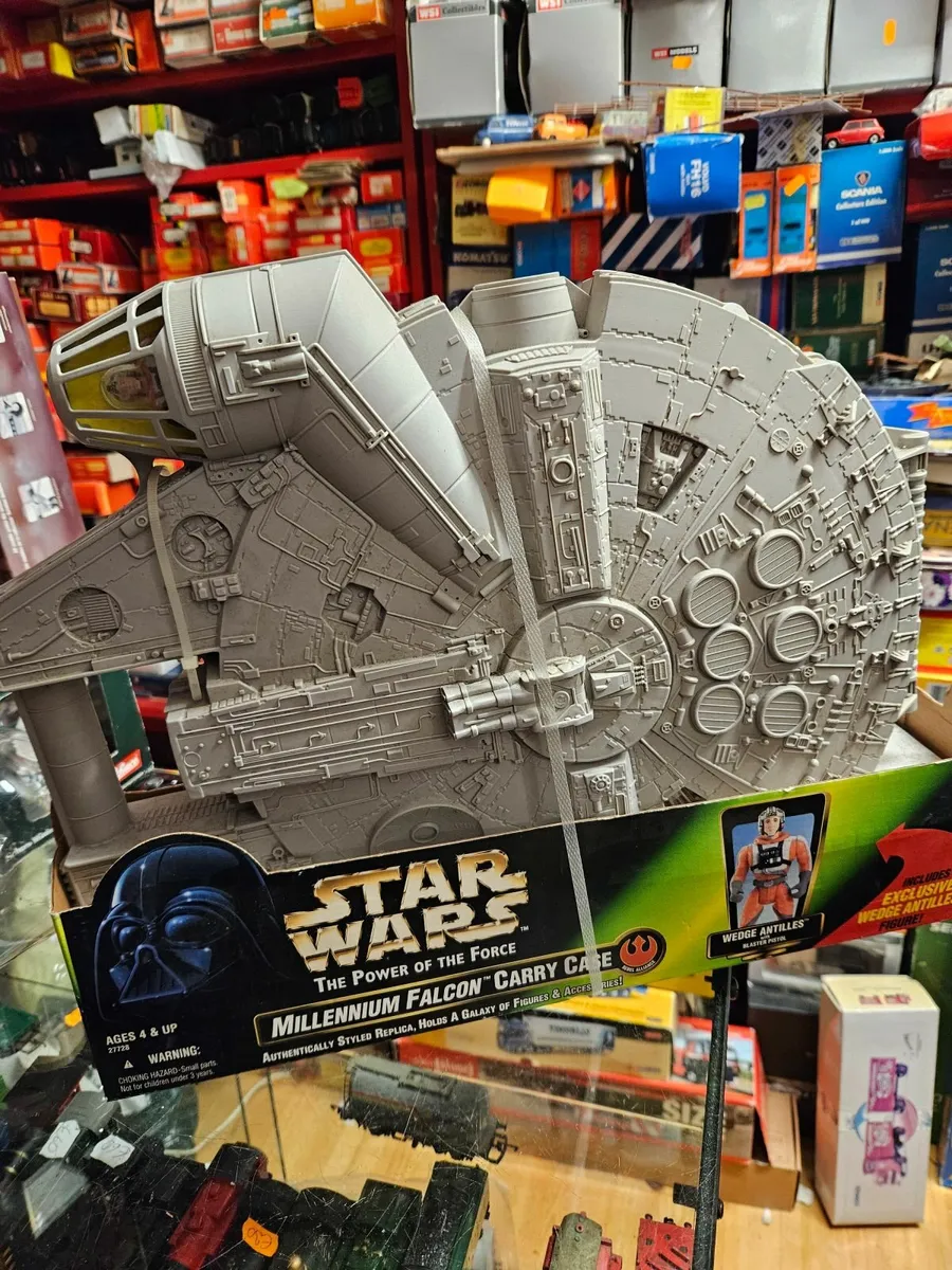 Star Wars POTF2 Millennium Falcon Figure Case - Image 3