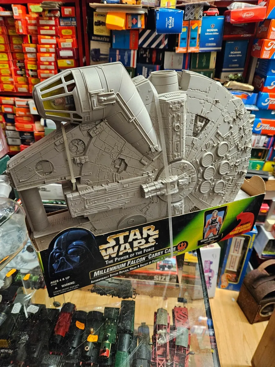 Star Wars POTF2 Millennium Falcon Figure Case - Image 1