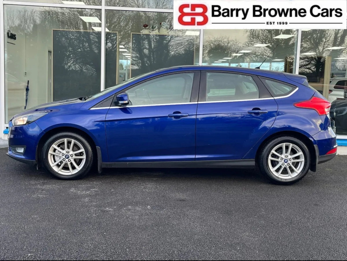 Ford Focus 1.5 TDCI ZETEC 120PS 5DR - Image 4