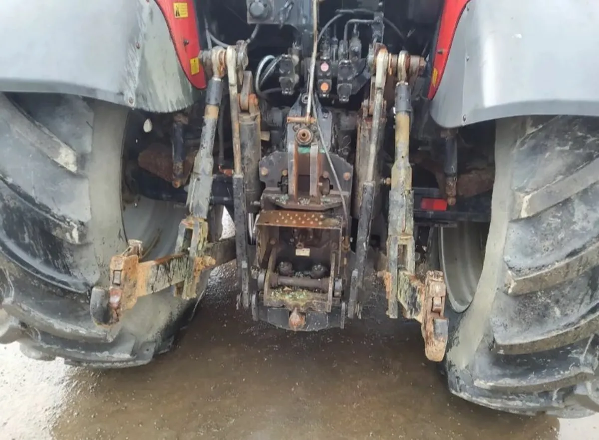 Massey Ferguson 6465 Dyna 6 Tractor low 3000 hours - Image 4