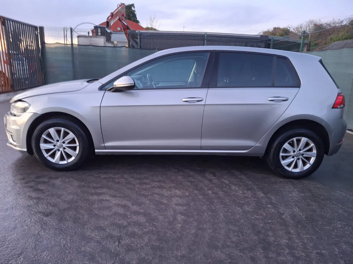 182 Volkswagen Golf  TDi - Image 2