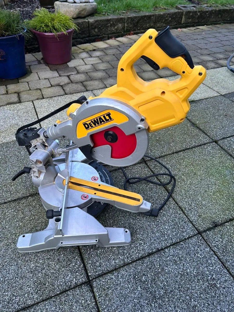 DeWalt DWS777-LX 216mm Mitre Saw 110V - Image 1