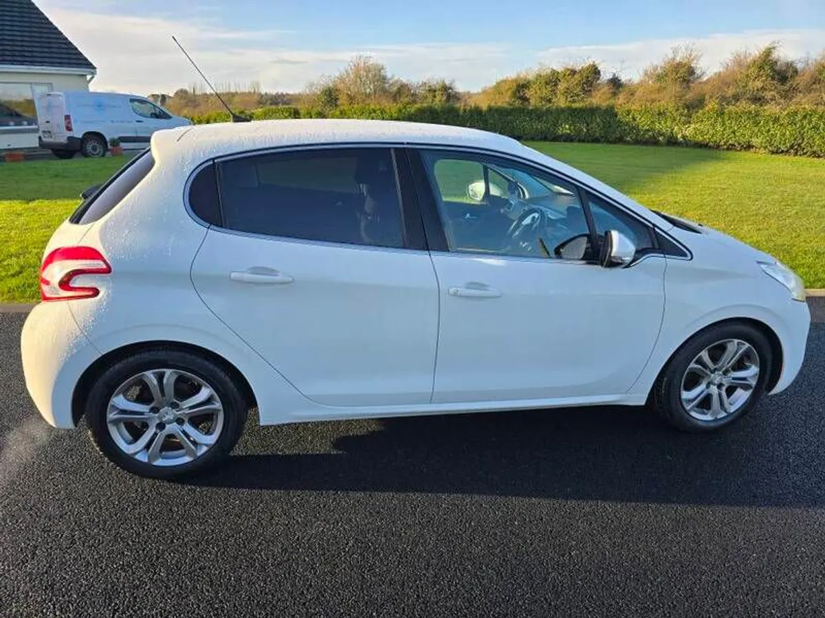 2014 Peugeot 208 - Image 1