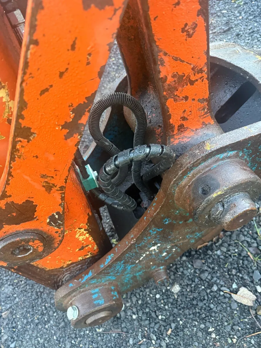 Hitachi ex120-5 - Image 3