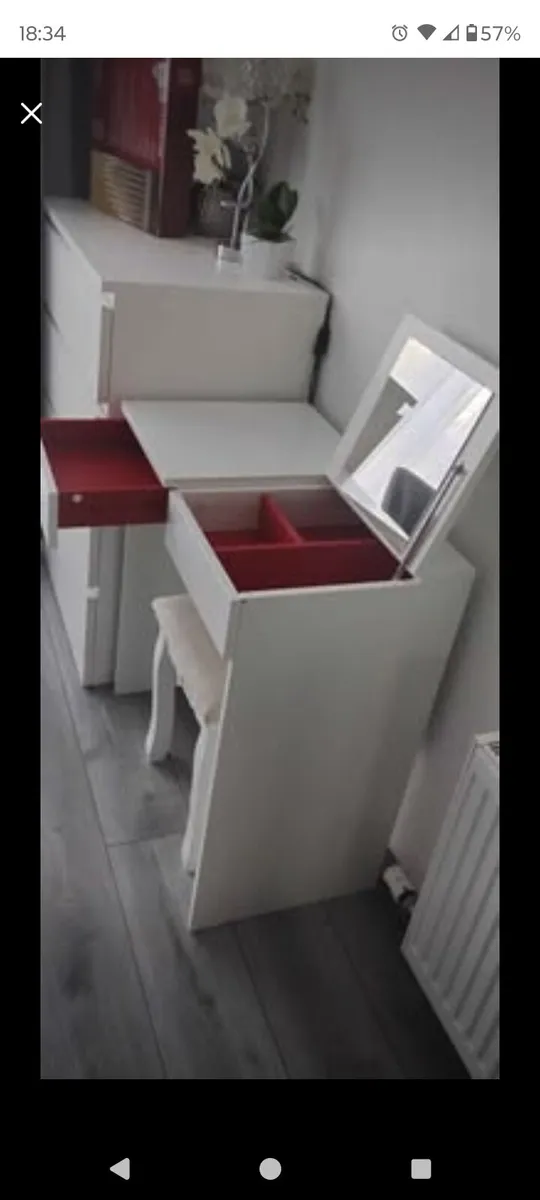 Dressing table with stool - Image 1