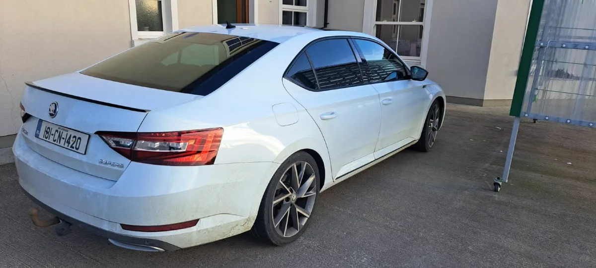 Skoda Superb 2018 - Image 2