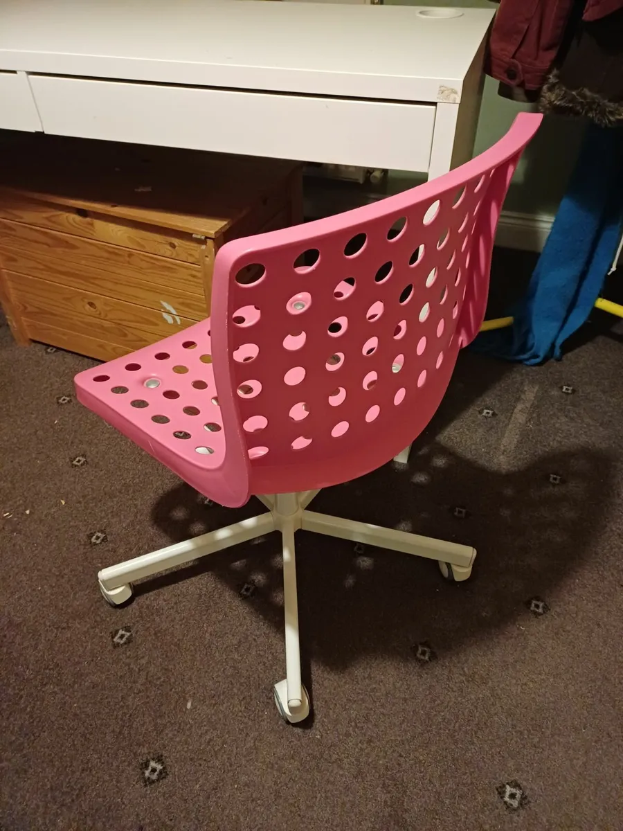 Desk and chair - Image 4