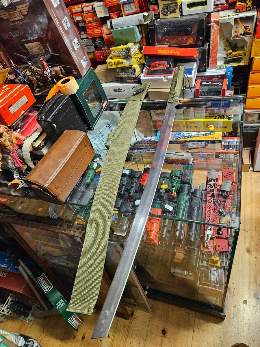 Vintage Looking Sword - Image 4