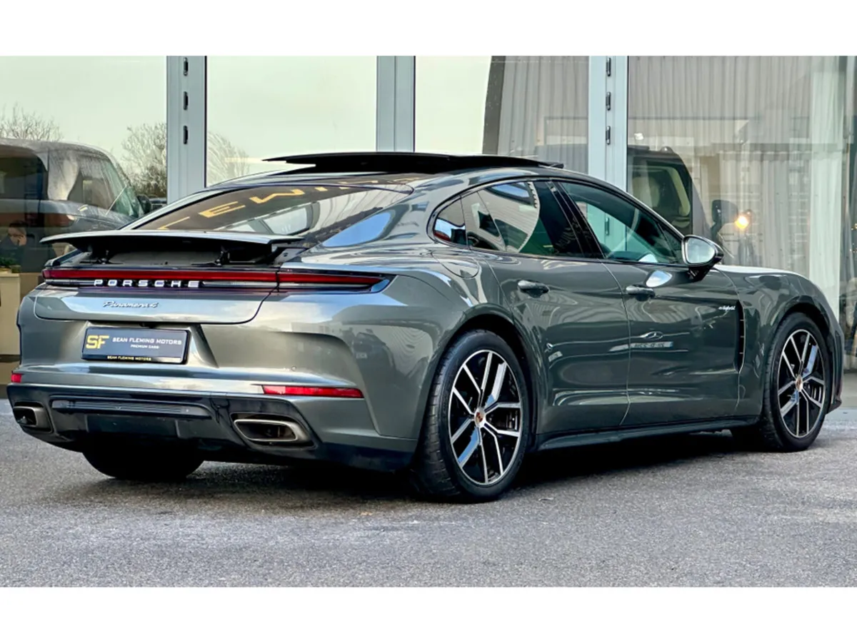 Porsche Panamera 4 3.0L E-HYBRID Dual Sunroof - Image 4