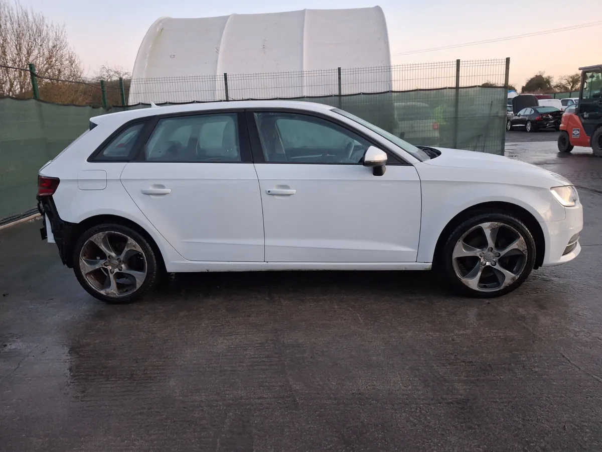 2015 Audi A3  1.6 Tdi - Image 3