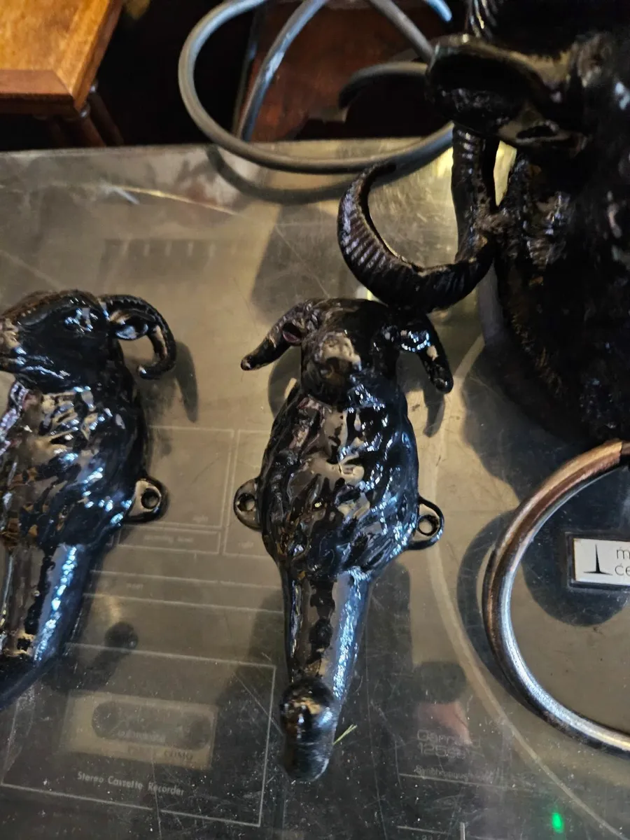 Cast Metal Rams Head Coat Hooks - Image 4