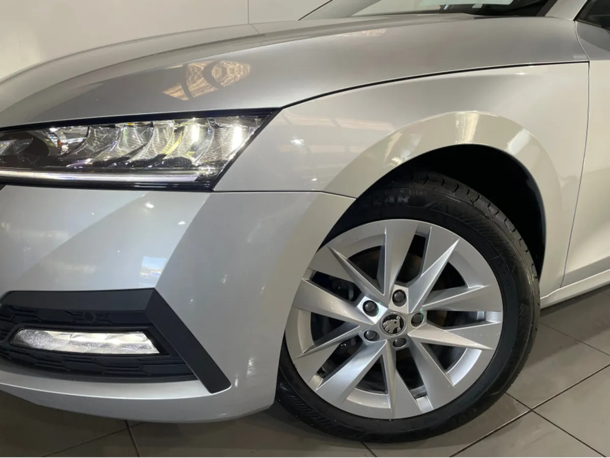 Skoda Octavia AMBITION 2.0 TDI 115HP FULL SERVICE - Image 4