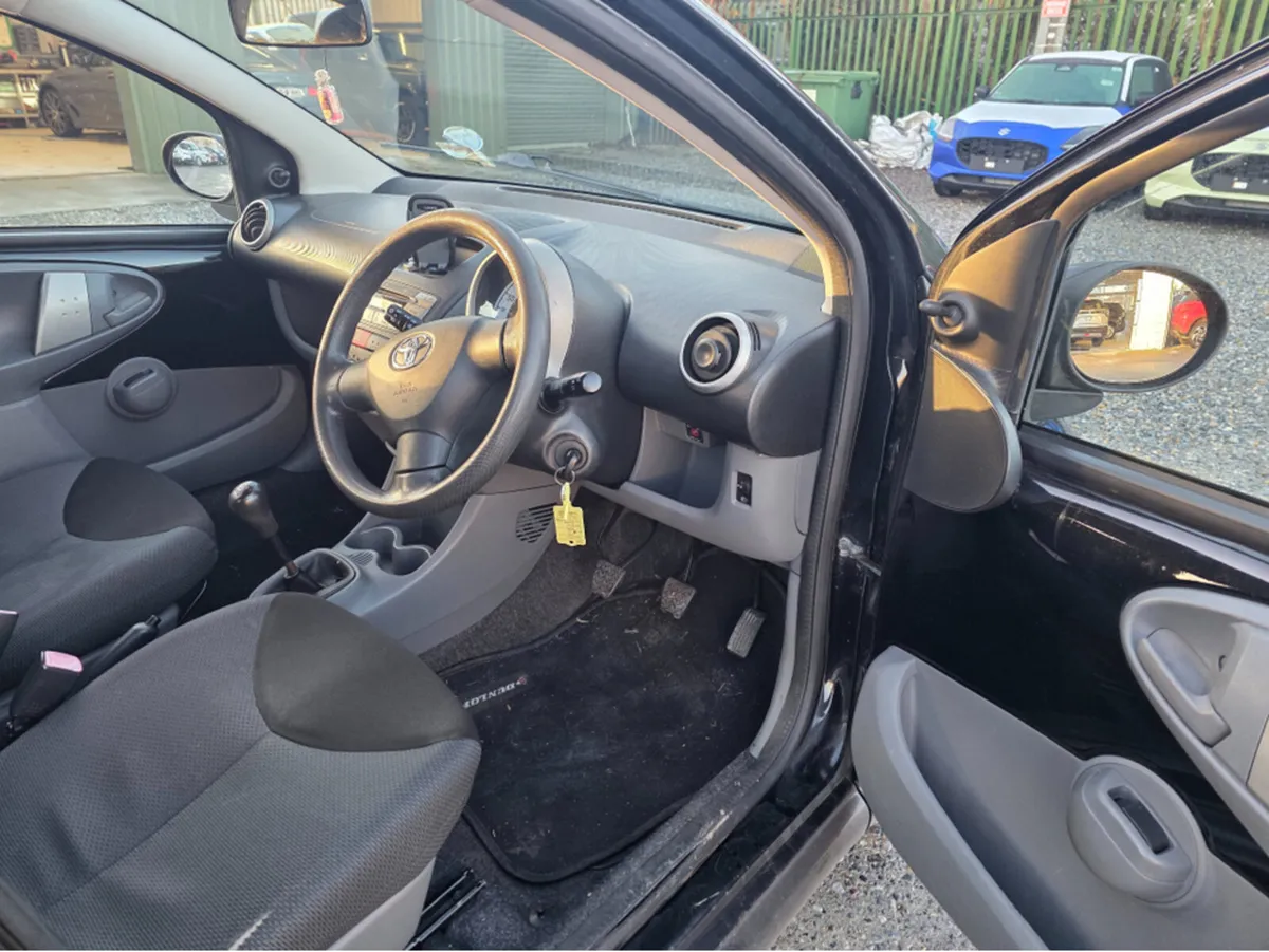 Toyota Aygo 1.0 5DR AURA - Image 4