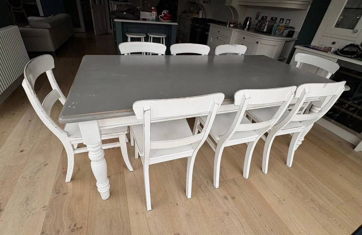 Kitchen table & chairs - Image 1