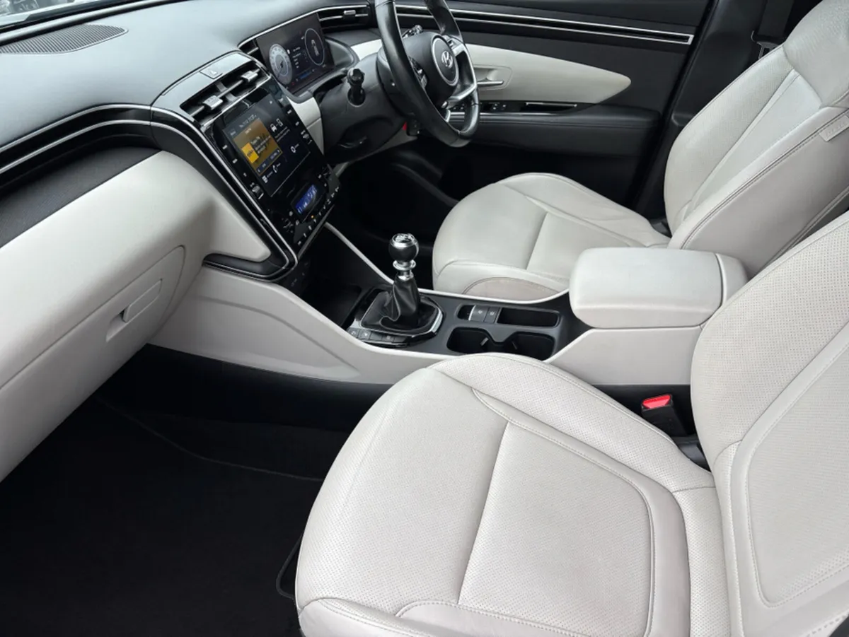 Hyundai Tucson IX35 EXECUTIVE 5DR - Image 3
