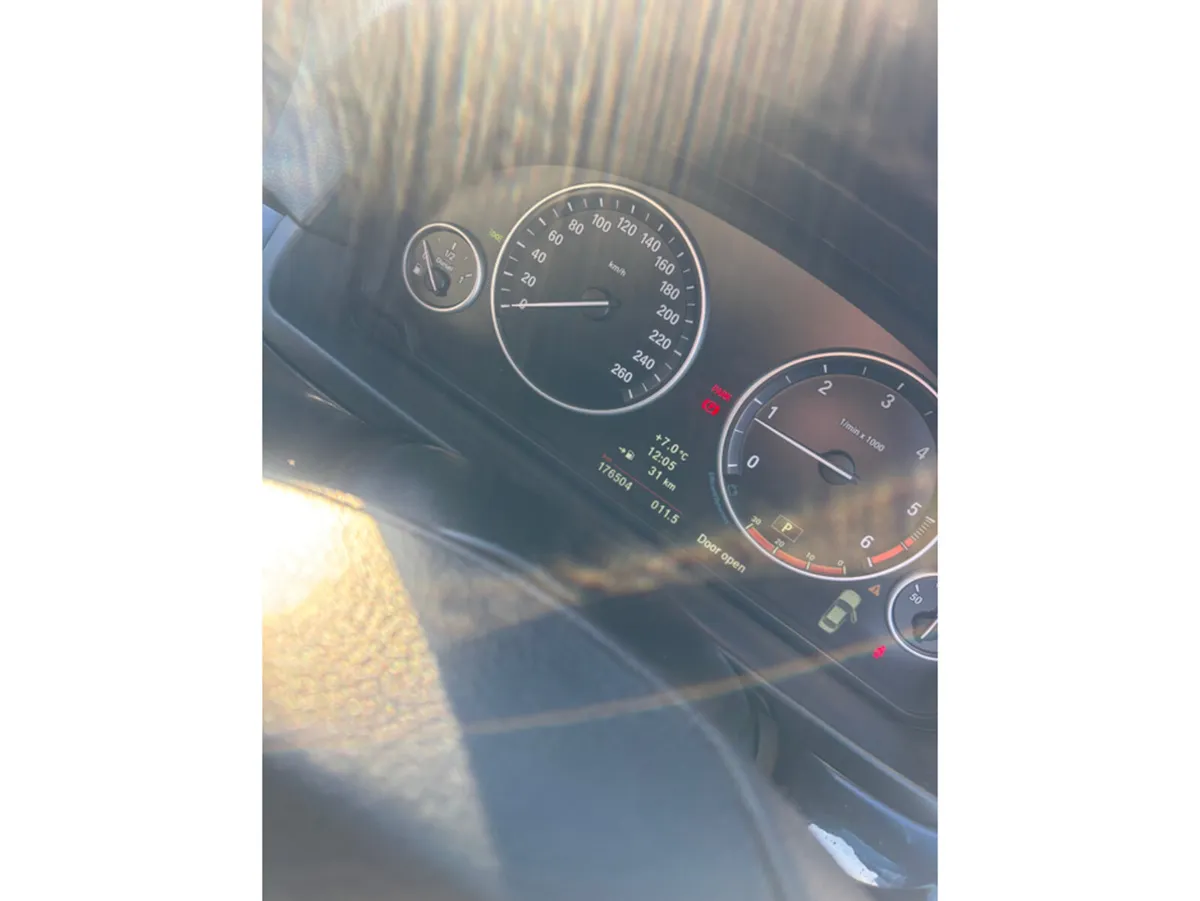 BMW 5-Series D SE FW12 4DR AUTO - Image 2