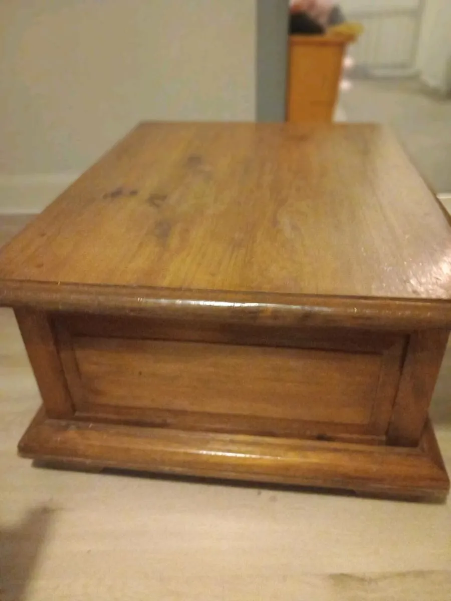Solid coffee table - Image 4