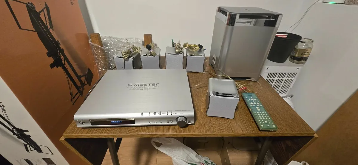 Sony Dav S550 DVD player, with surround sound kit - Image 1