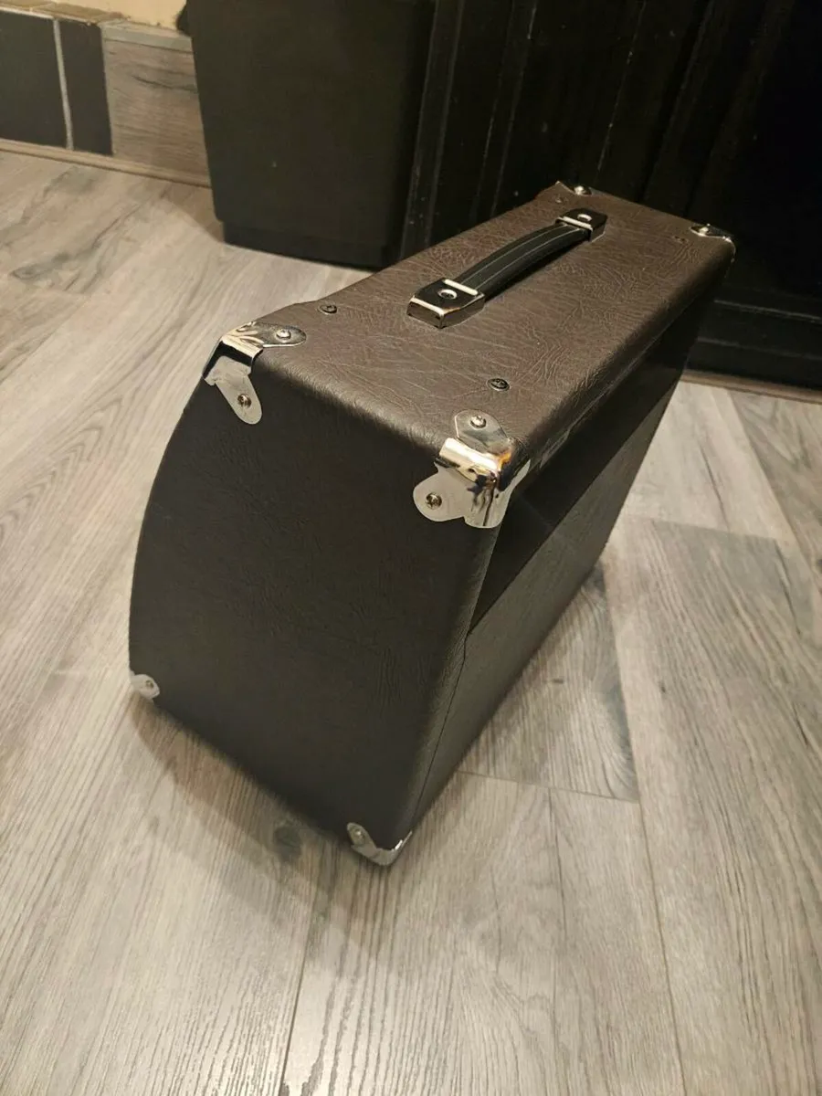 Acoustic guitar amp - Image 4