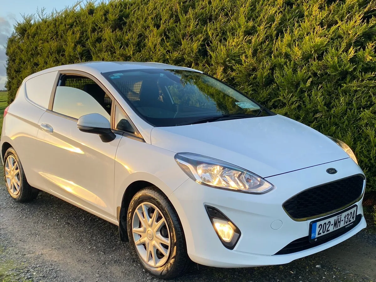 202 Ford Fiesta Van Diesel MINT - Image 3