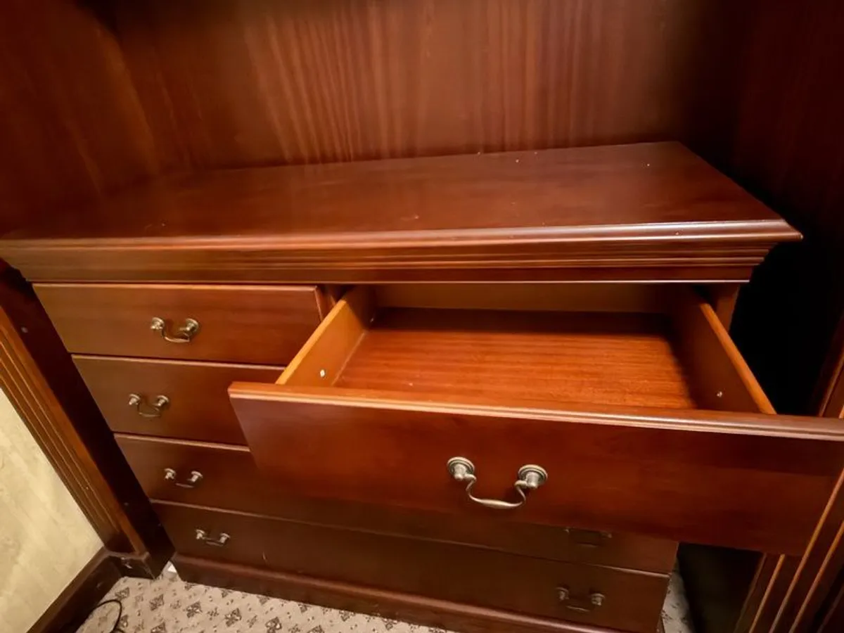 Chest of Drawers - Image 4