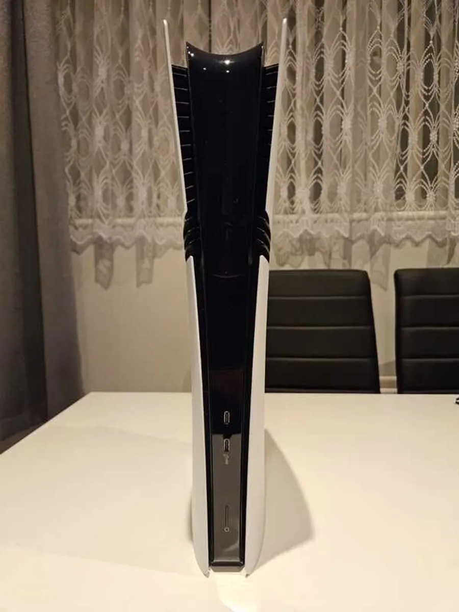 Ps5 pro disc-free - Image 3