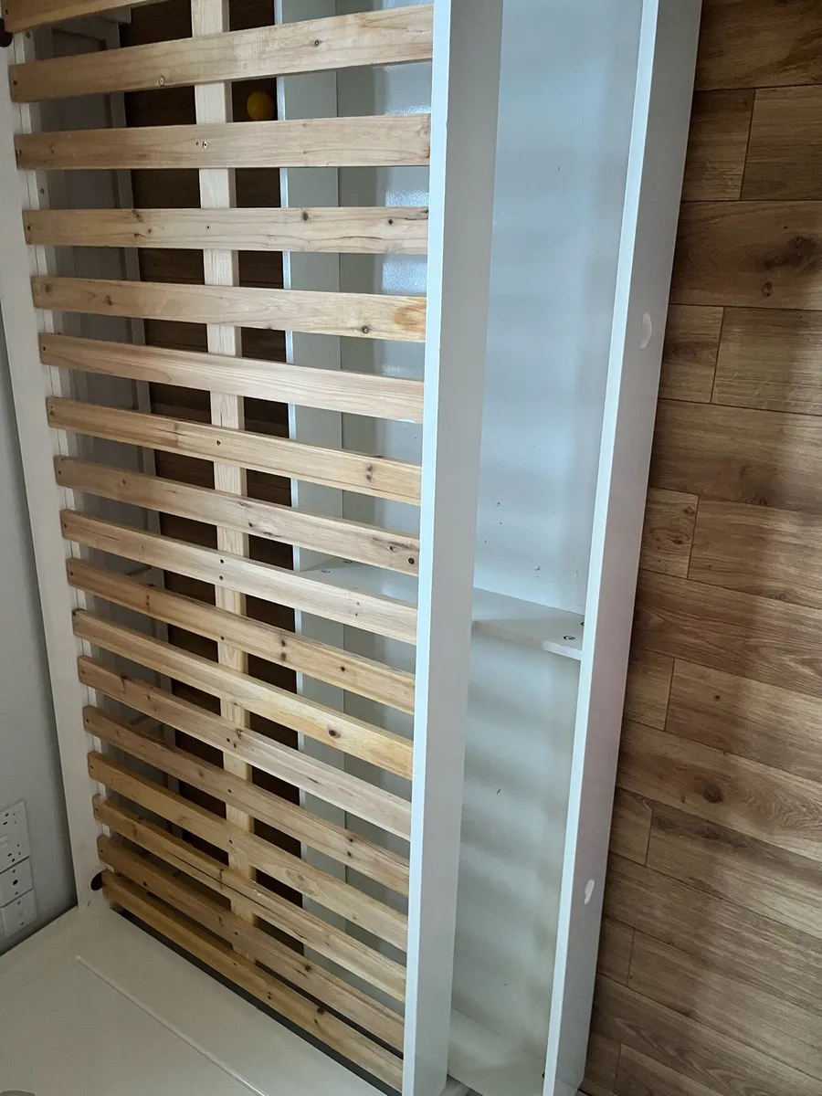 Single white heart bed - Image 3