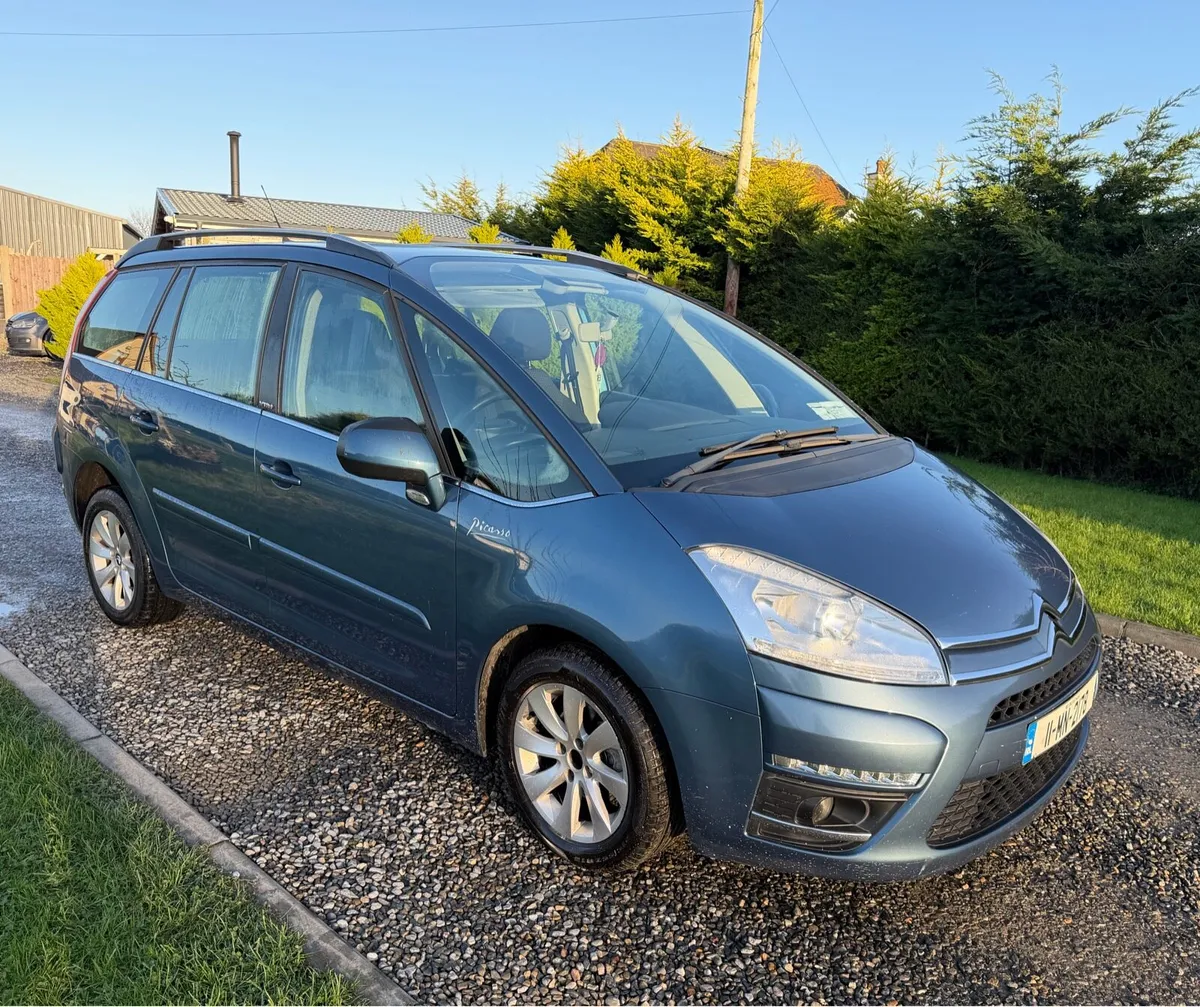 Citroen C4 7 Seater - Image 1