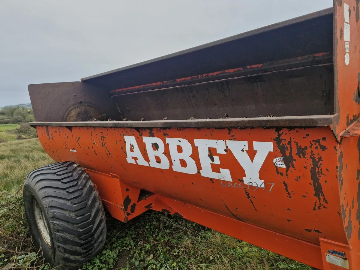 Abbey Dung Spreader - Image 1