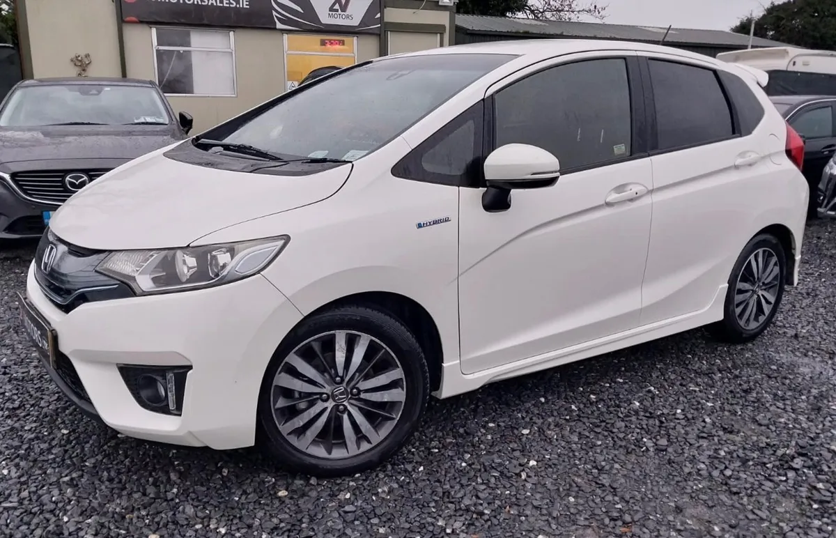 🔵 Honda Fit GP5 1.5 Petrol Hybrid 5DR Automatic - Image 2