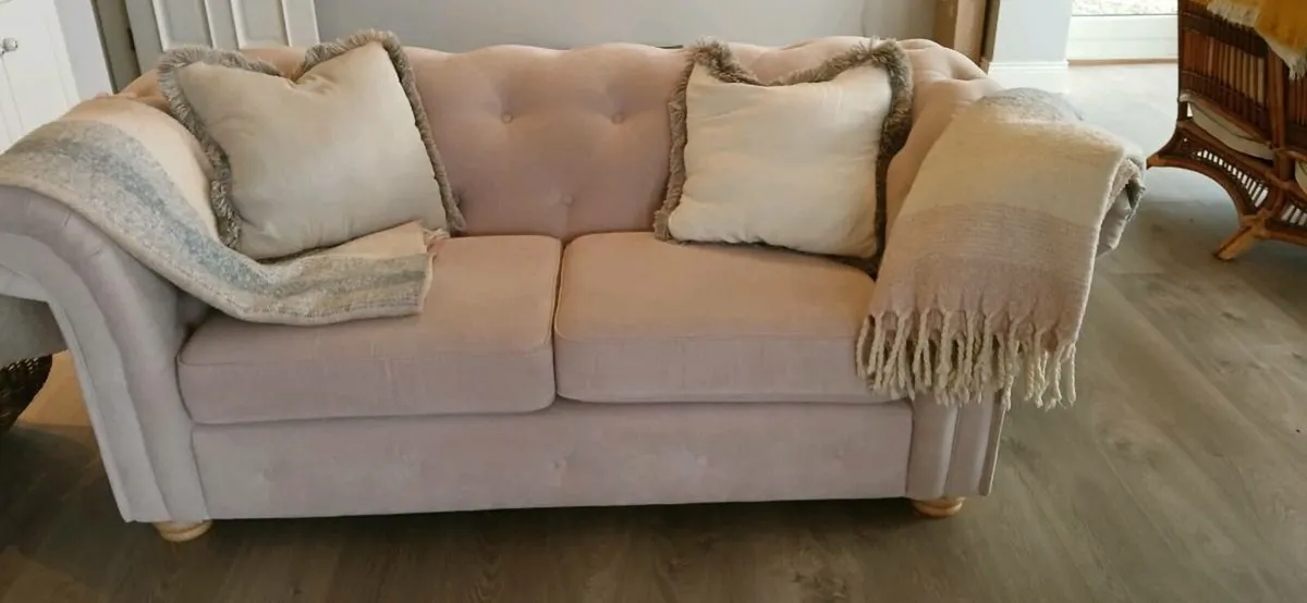 CHESTERFIELD BUTTON BACK SOFAS - Image 4