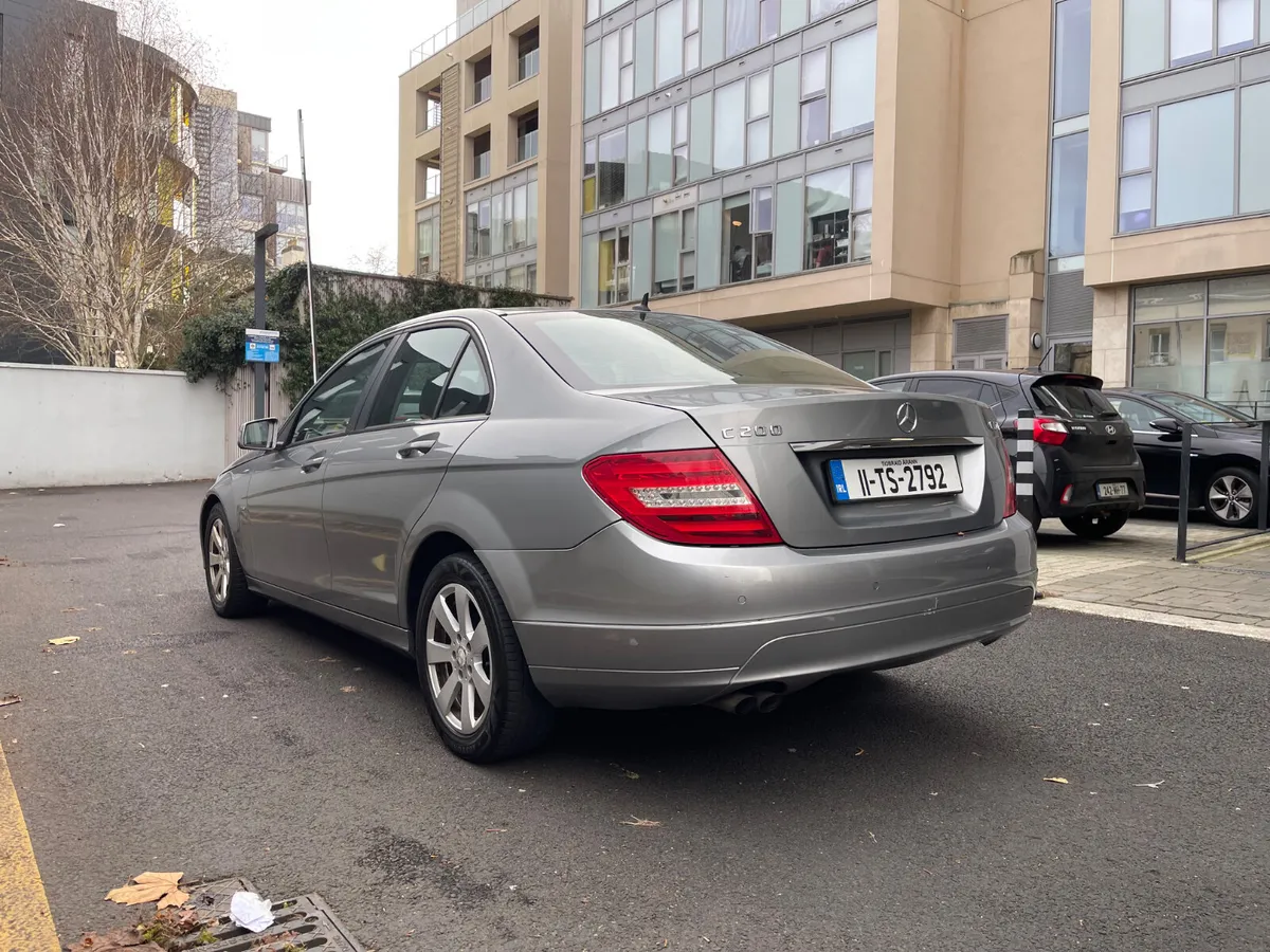 Mercedes-Benz C-Class 2011 - Image 4