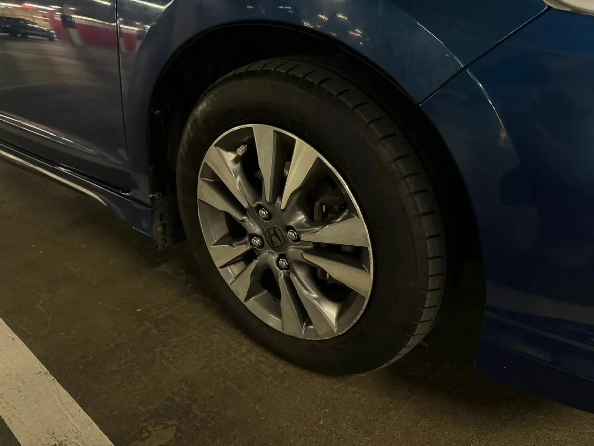 Honda Insight 2012 Automatic Hybrid Low Mileage - Image 4