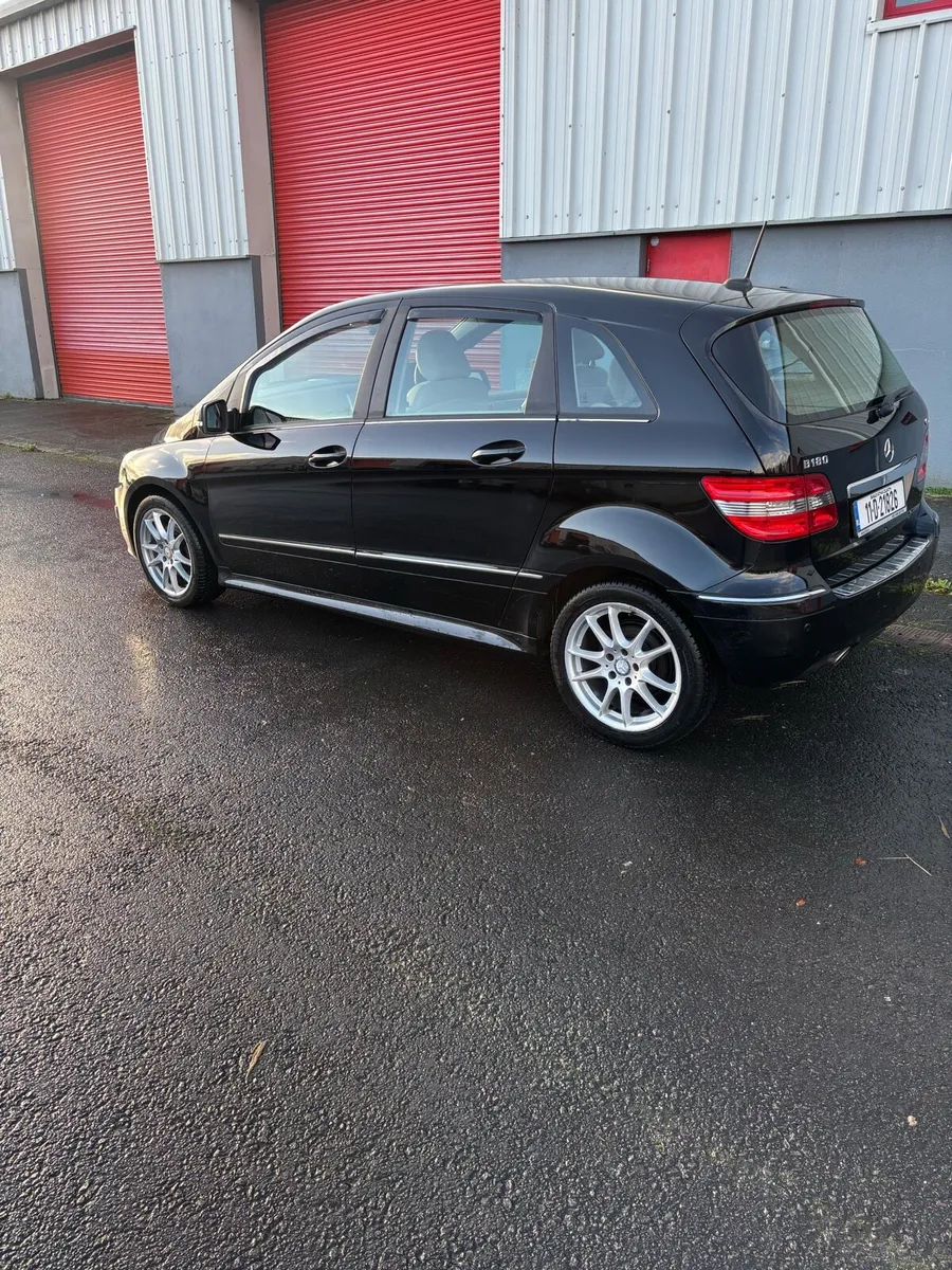 Low mileage Mercedes B180 - Image 4