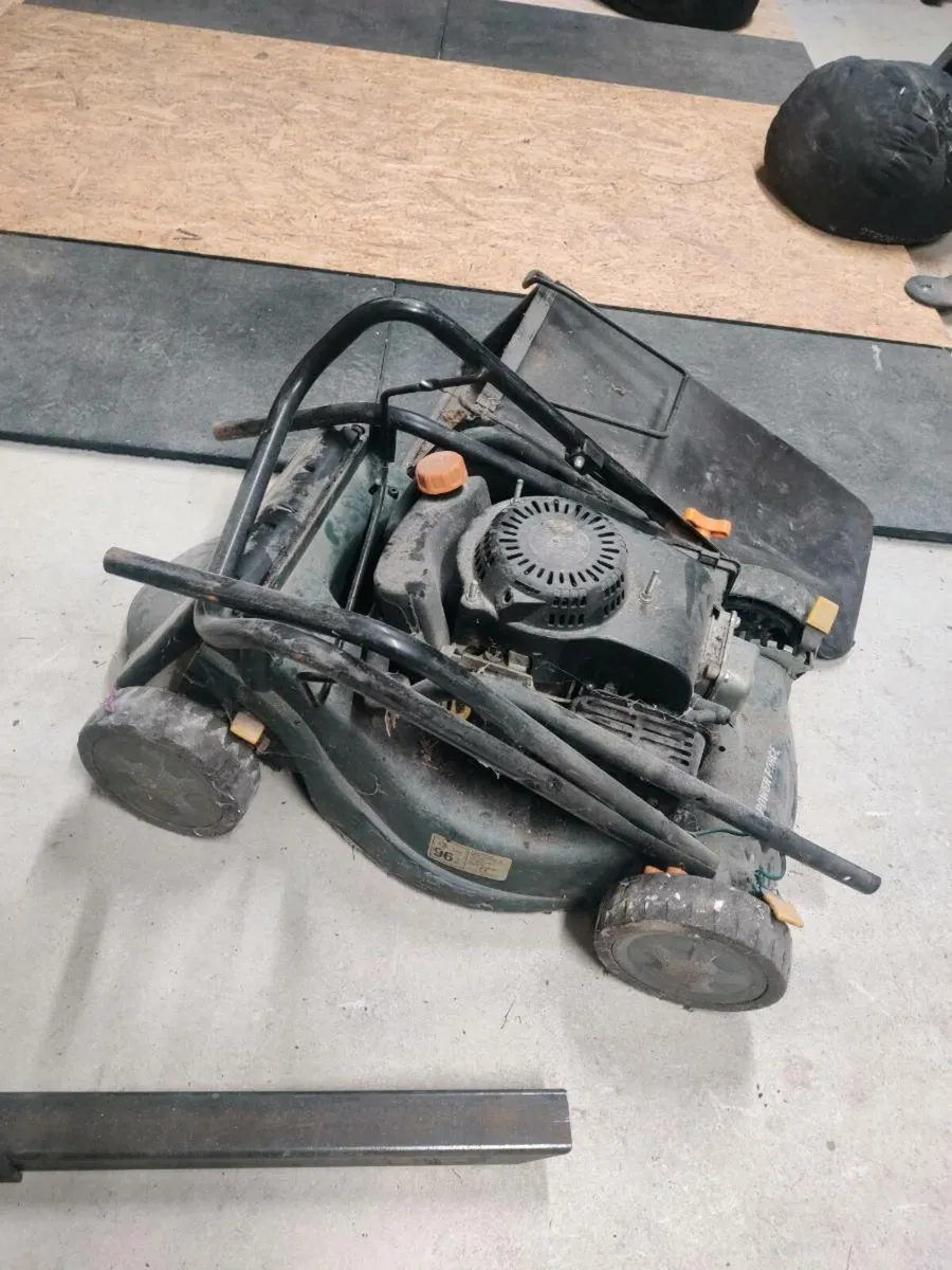 Free lawnmower for parts or repairs - Image 2