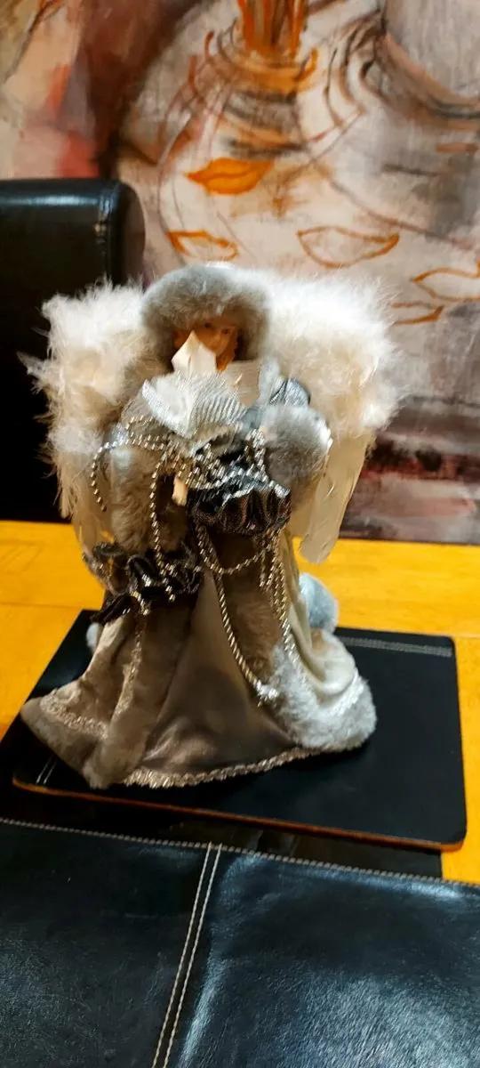 Vintage  Christmas  Tree  Top  Angel. - Image 1