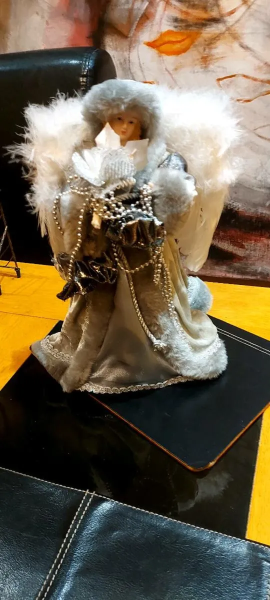 Vintage  Christmas  Tree  Top  Angel. - Image 2