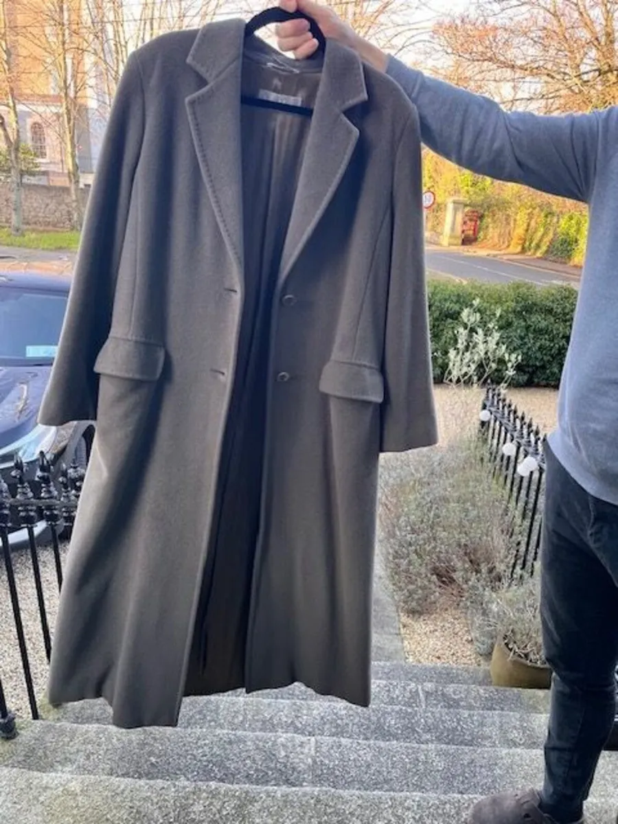 MaxMara full length women's coat - lambs wool - Image 2