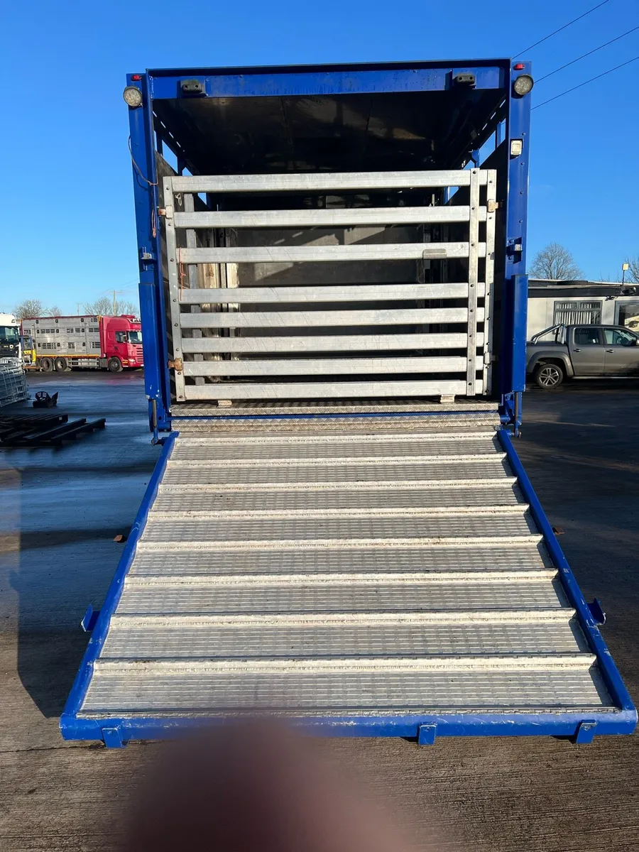 Cattle truck - Image 4